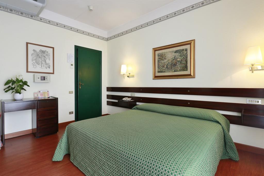 Hotel Piccadilly Lido di Camaiore Exterior photo